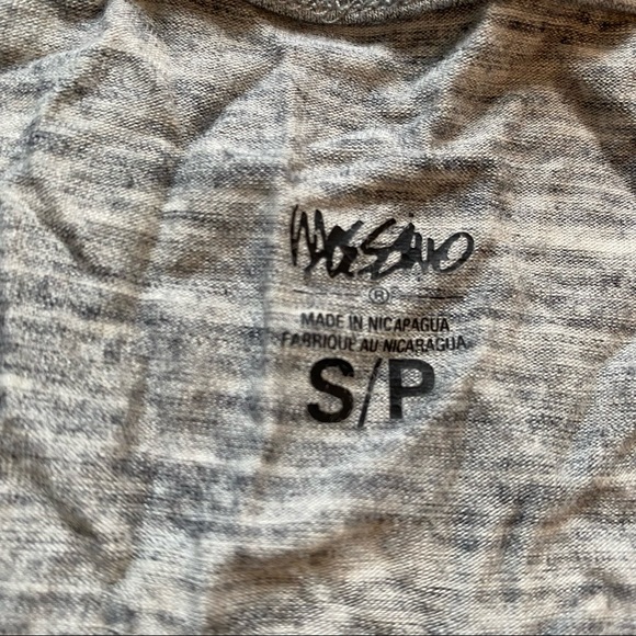 Mossimo • Gray women’s t-shirt - Picture 2 of 3